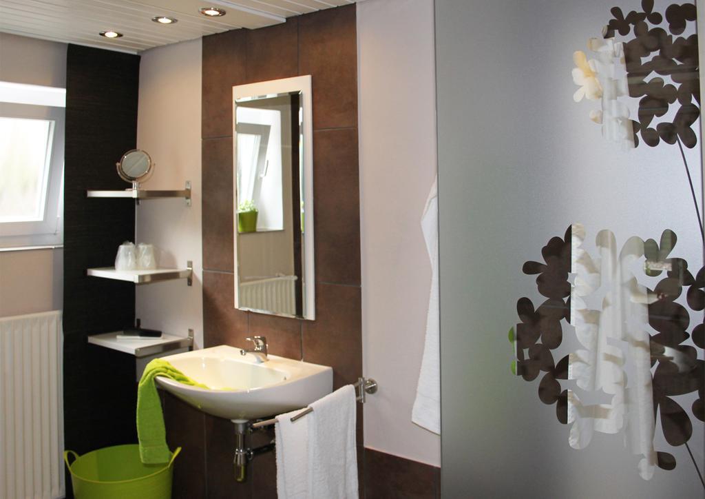 Haus Sonnenschein Apartment Wiltingen ภายนอก รูปภาพ